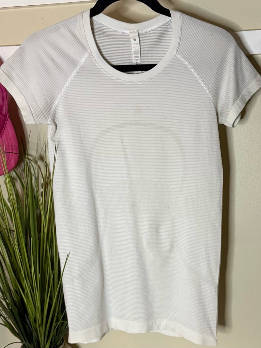 Lululemon White Swiftly Tech Size 6 Short Sleeve Tee Shirt ✨ Yoga Run EUC